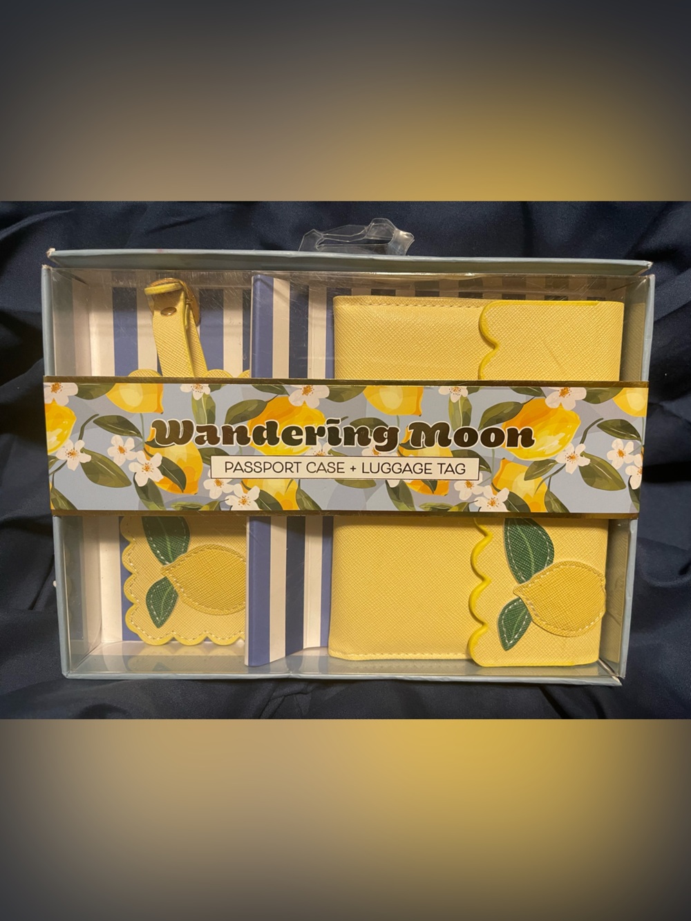 Wandering Moon Yellow Lemon Passport Case & Luggage Tag - Picture 2 of 3